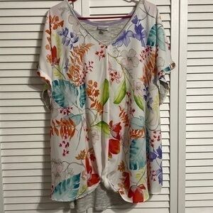 Avenue flowy floral shirt!!